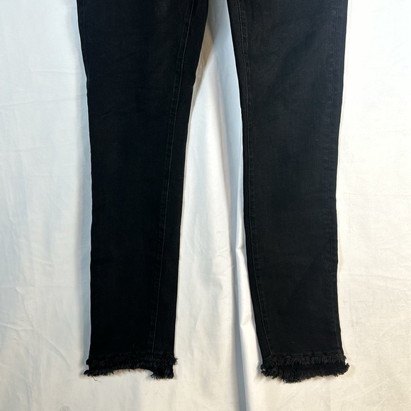 LOFT JEANS SIZE(8) - Picture 3 of 5